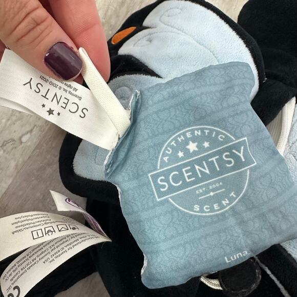 Scentsy Buddy Bernie the Budderfly Luna Scent Autism Speaks - Picture 5 of 5